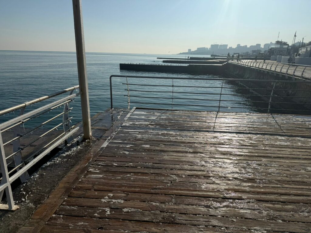 Стан моря в Одесі після ворожих атак: екологи перевірили пляжі на наявність олії