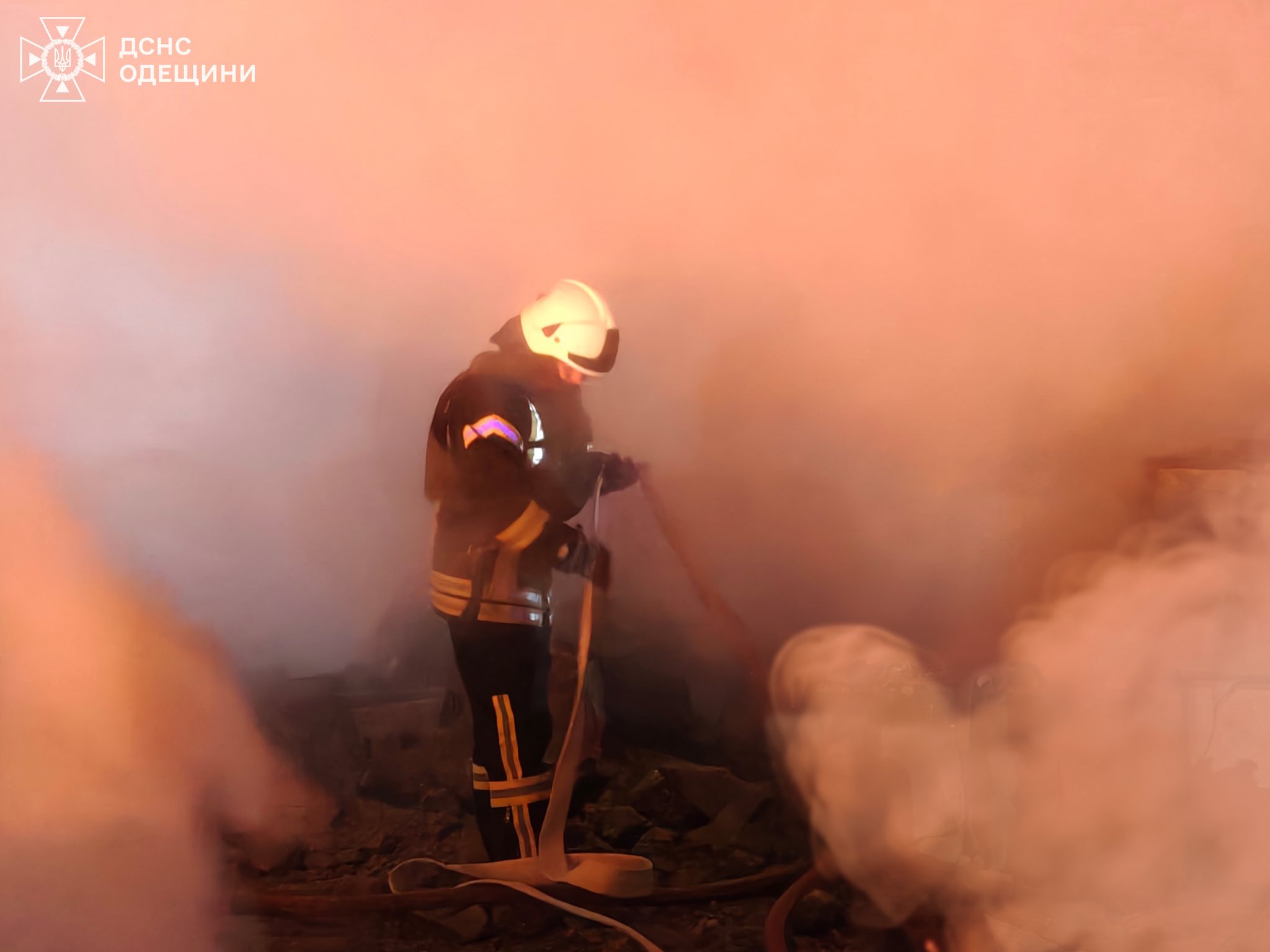 Через атаку РФ по півдню Одещини на обʼєкті енергетичної інфраструктури виникла пожежа