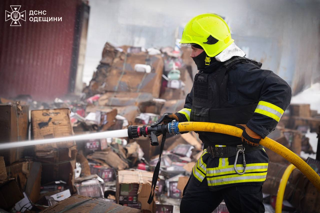 РФ балістикою атакувала портову інфраструктуру Одеського району – постраждав член екіпажу вантажного судна (оновлено)