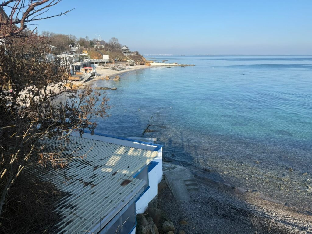 Стан моря в Одесі після ворожих атак: екологи перевірили пляжі на наявність олії