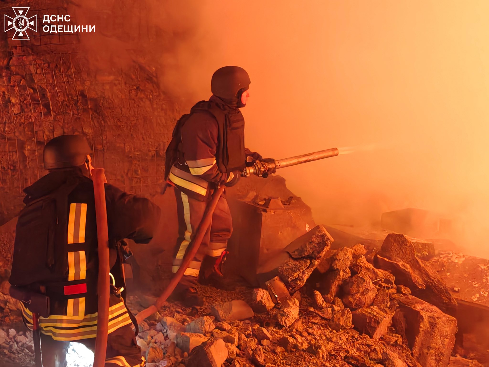 Через атаку РФ по півдню Одещини на обʼєкті енергетичної інфраструктури виникла пожежа