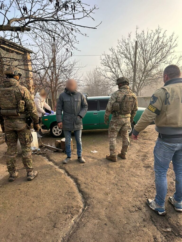 Псевдомашиністами до Молдови: на Одещині залізничник допомагав чоловікам перетинати кордон