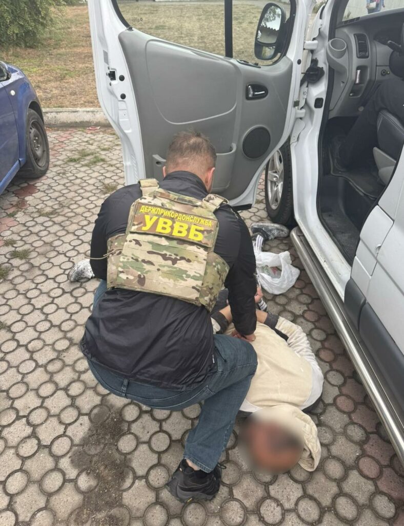 Псевдомашиністами до Молдови: на Одещині залізничник допомагав чоловікам перетинати кордон