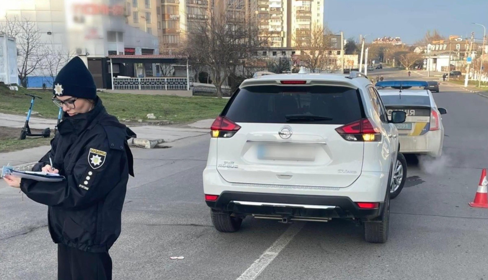 У Чорноморську водію оголосили підозру після наїзду на жінку з дитиною у візочку