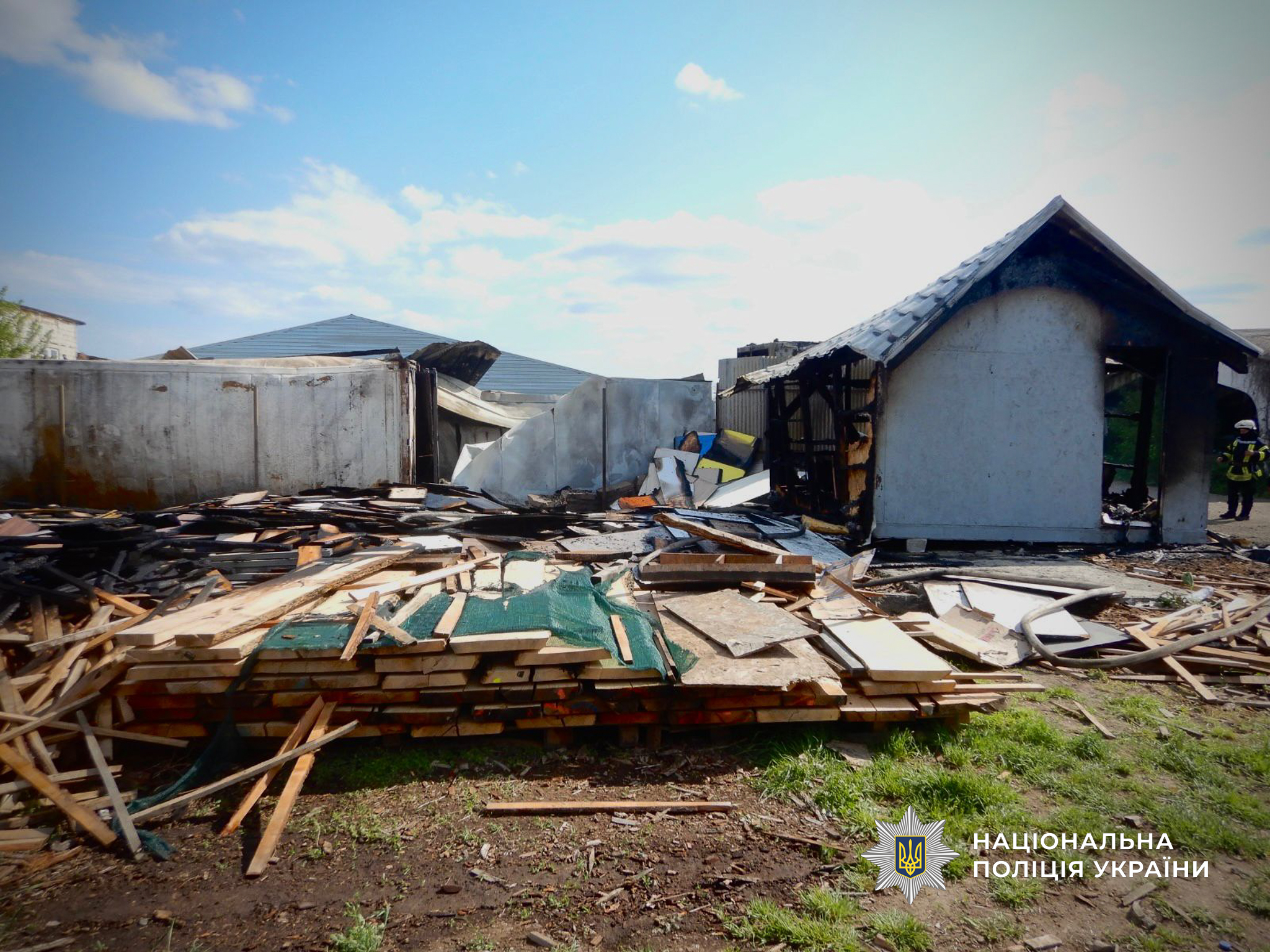 Пожар на деревообработке в Одессе нанес ущерб более чем на 3,6 миллиона гривен — предпринимателю сообщили о подозрении Пожар на деревообработке в Одессе нанес ущерб более чем на 3,6 миллиона гривен — предпринимателю сообщили о подозрении