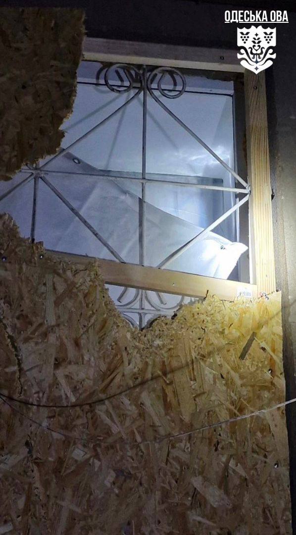 Внаслідок нічної атаки по Одесі пошкоджені ясла-садок та професійний ліцей
