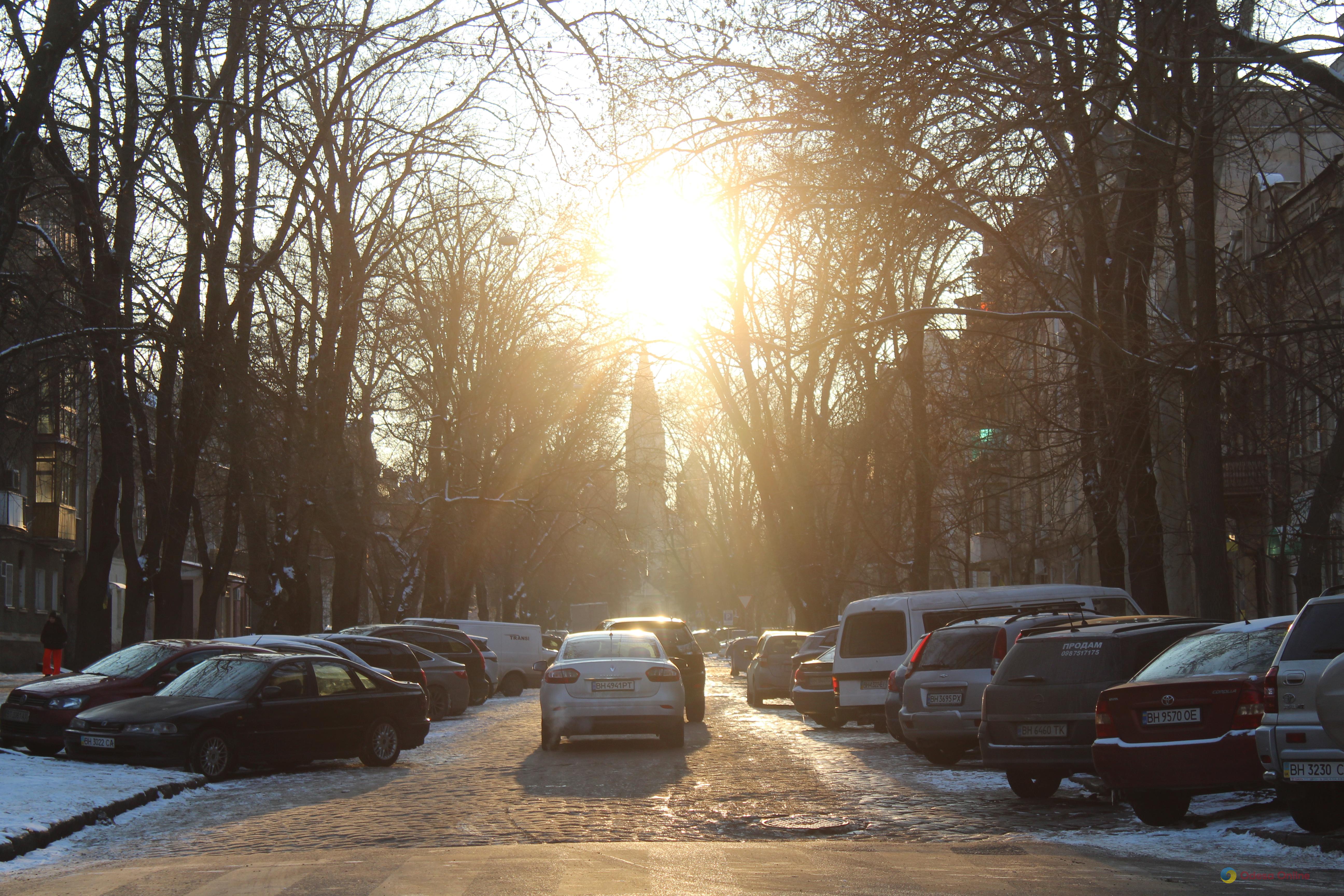 Фото недели: морозная Одесса и последствия атаки