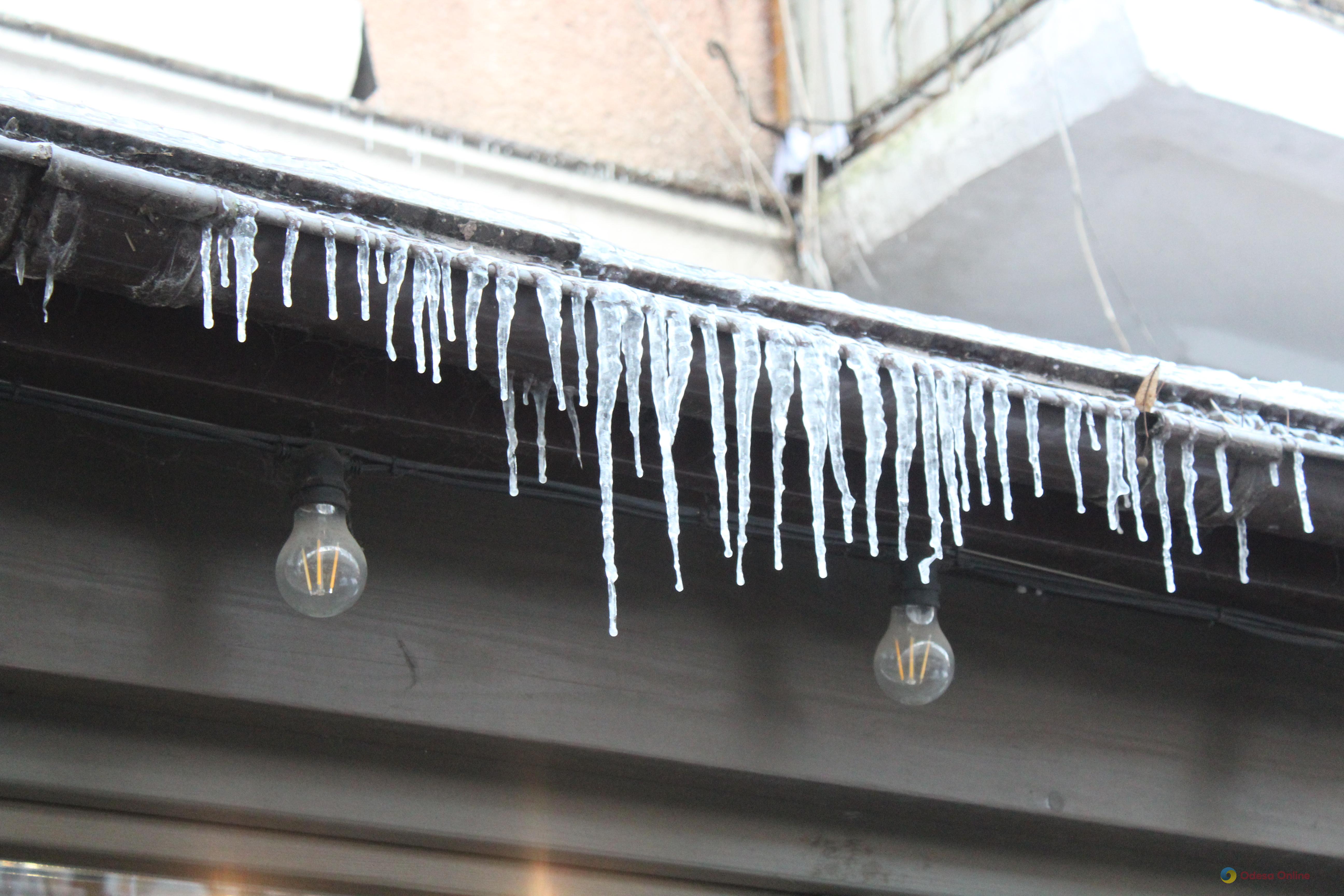 Фото недели: морозная Одесса и последствия атаки