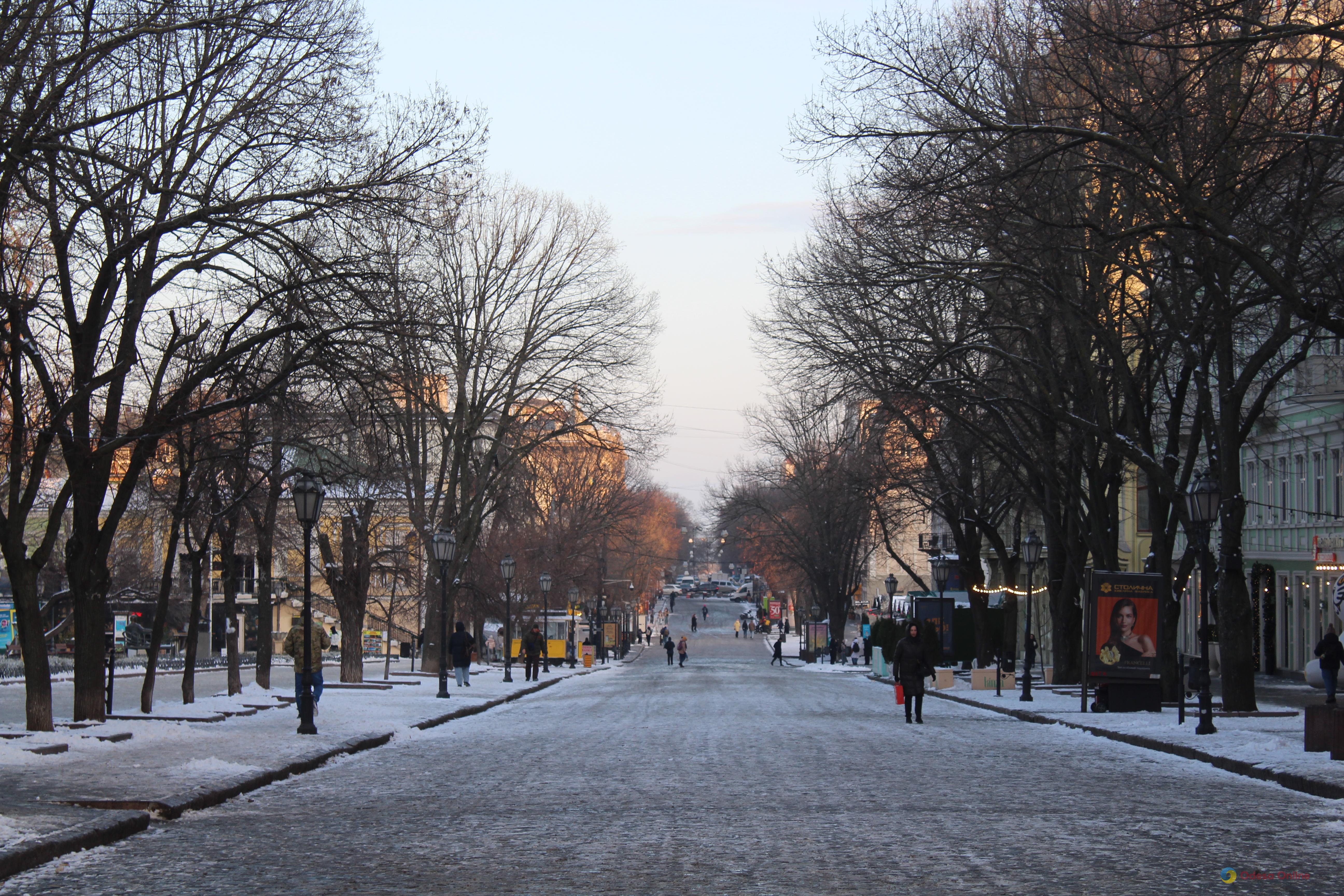 Фото недели: морозная Одесса и последствия атаки