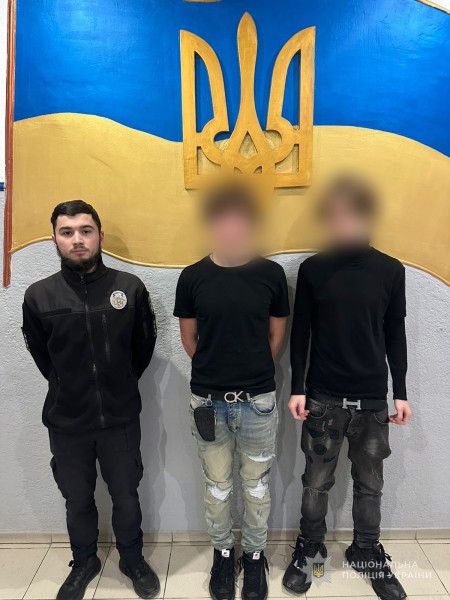 В Одесі розшукали підлітків, які зняли скандальне відео зі знущанням над котом В Одесі розшукали підлітків, які зняли скандальне відео зі знущанням над котом