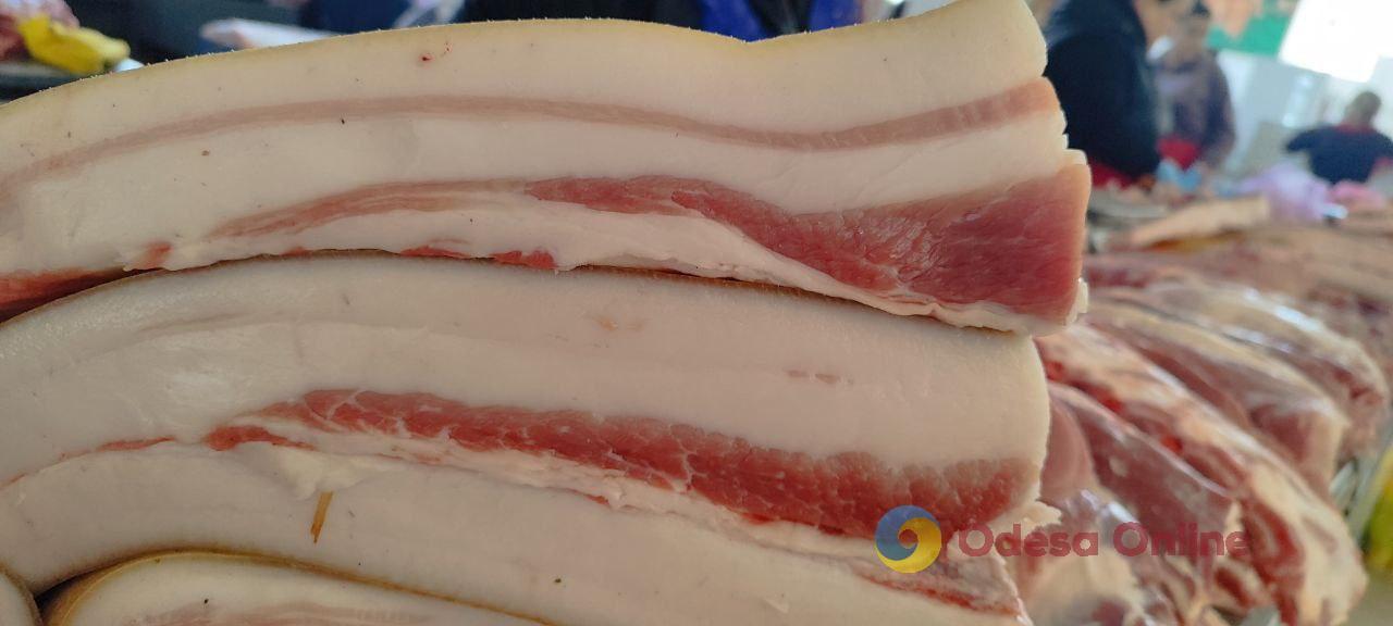 Імбир, яблука та сало: суботні ціни на одеському Привозі