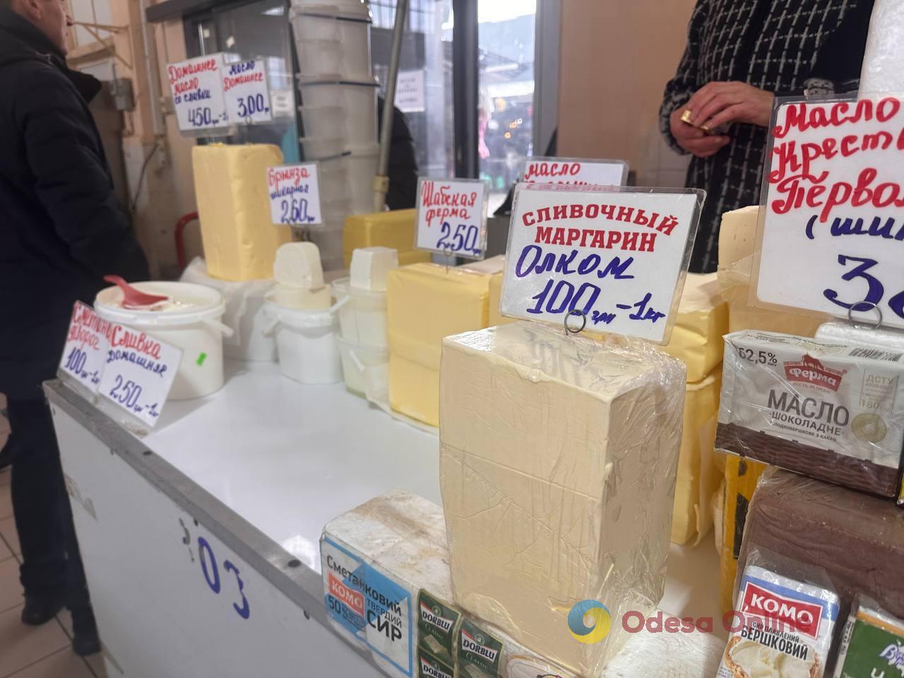 Імбир, яблука та сало: суботні ціни на одеському Привозі