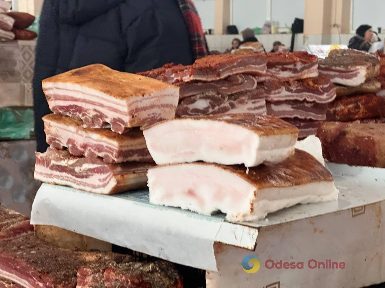 Імбир, яблука та сало: суботні ціни на одеському Привозі