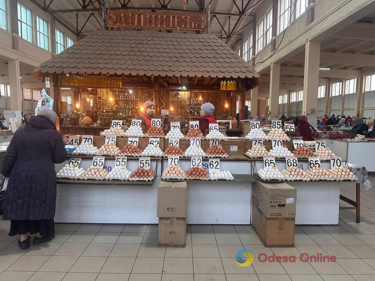 Імбир, яблука та сало: суботні ціни на одеському Привозі