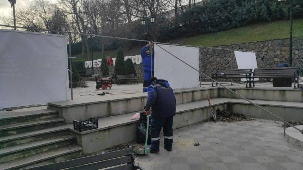 У центрі Одеси вандали понівечили огорожу У центрі Одеси вандали понівечили огорожу