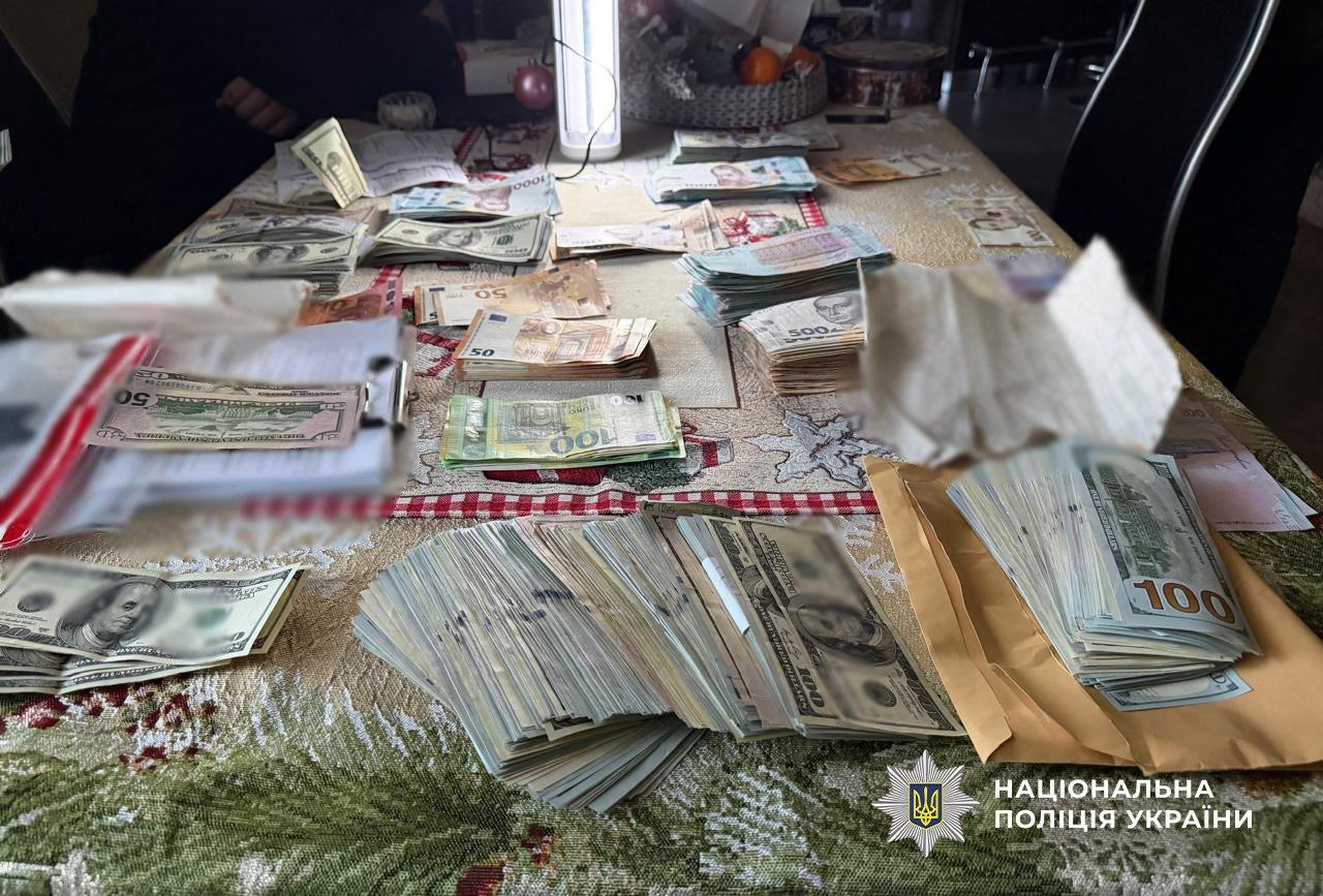 В Одесі на вимаганні хабаря спіймали лікарку-невропатолога