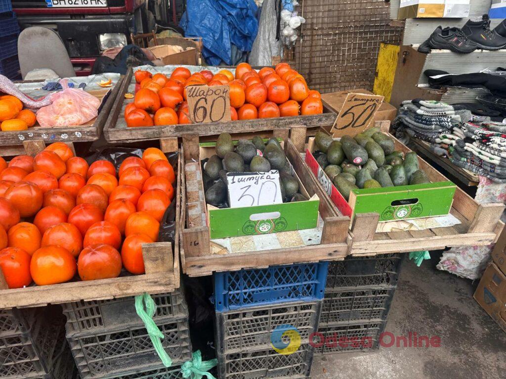 Курка, бринза та волоський горіх: суботні ціни на одеському «Привозі»