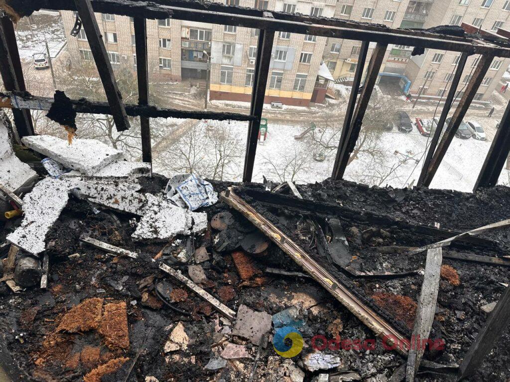 Згарище замість затишної оселі: як виглядає квартира в Чорноморську після ранкової атаки дронів