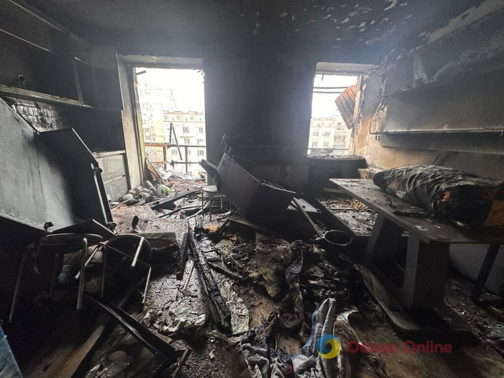 Нескінченні обстріли, блекаут і примхи природи — фото тижня в Одесі