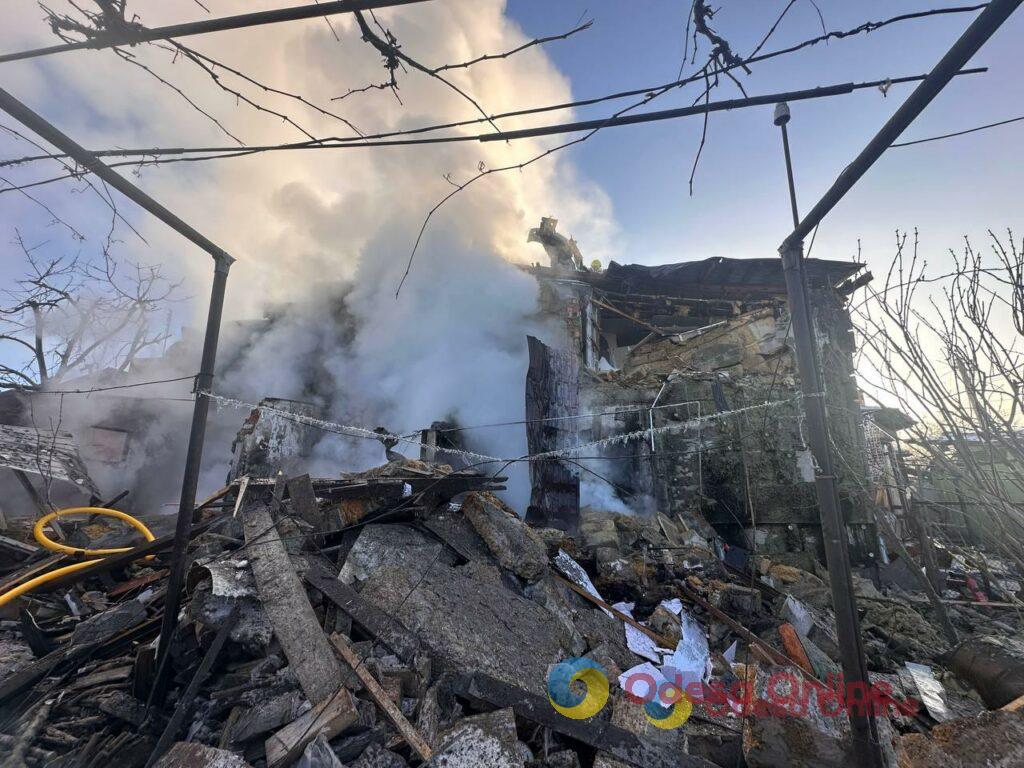 Бесконечные обстрелы, блэкаут и капризы природы — фото недели в Одессе