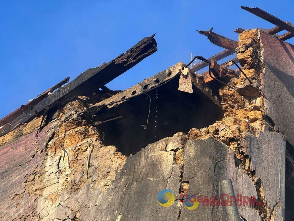 Бесконечные обстрелы, блэкаут и капризы природы — фото недели в Одессе