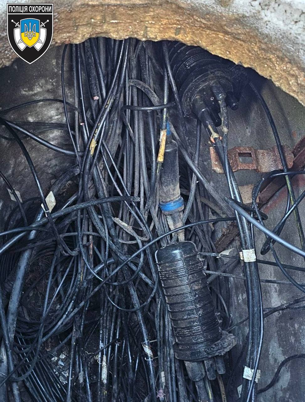 В Одесі спіймали чоловіка зі зрізаним кабелем та пістолетом