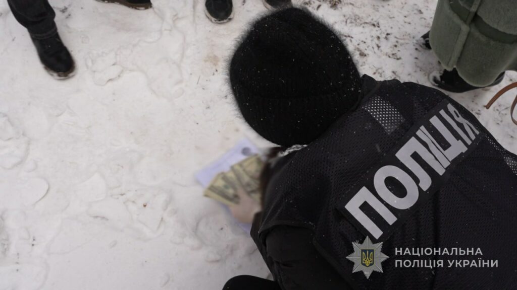 4000 доларів за «вирішення питання»: на Одещині затримали керівницю апарату суду