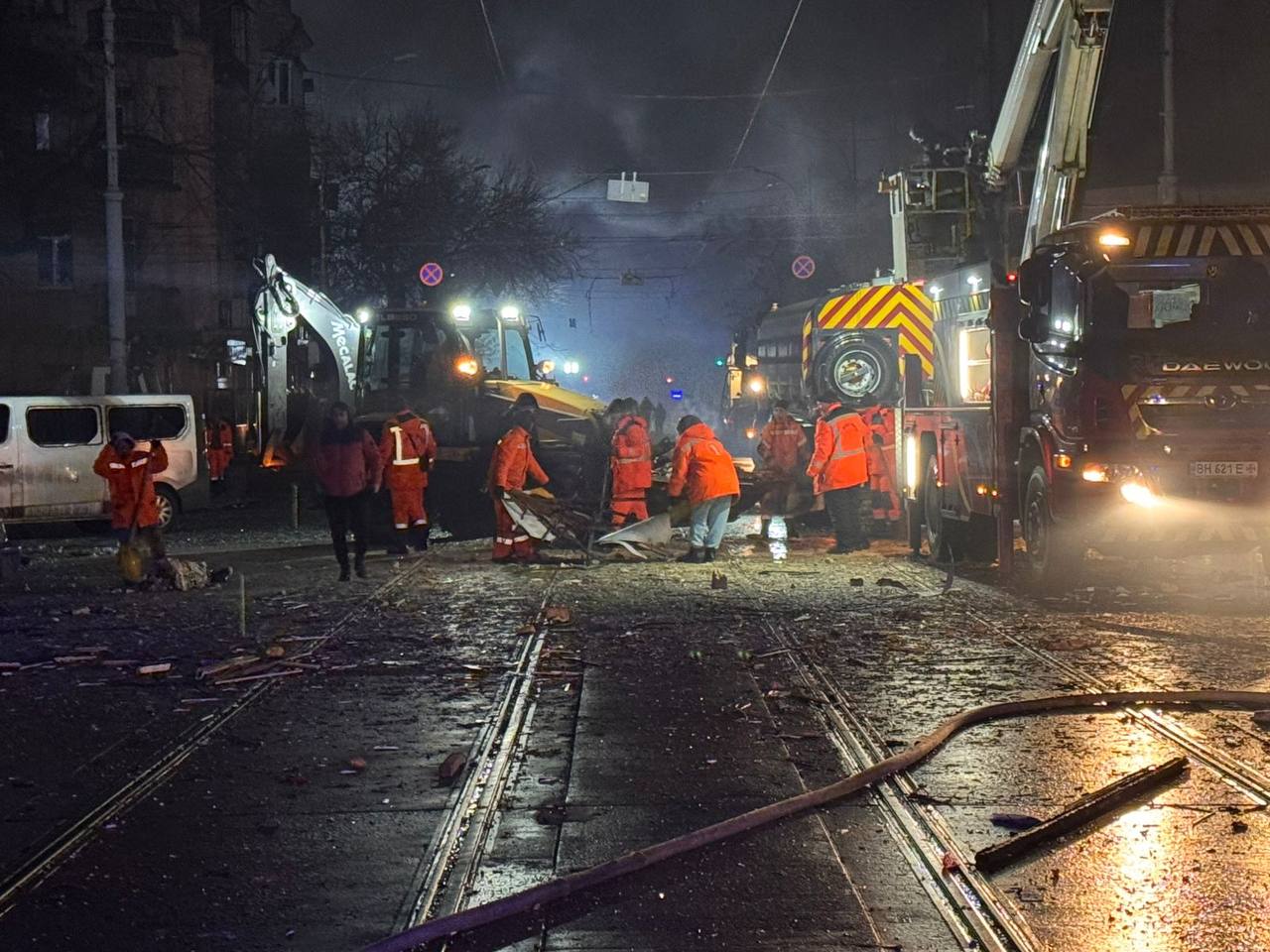 РФ вночі масовано атакувала Одесу – 23 постраждалих, під завалами можуть бути люди (оновлено) РФ вночі масовано атакувала Одесу – 23 постраждалих, під завалами можуть бути люди (оновлено)