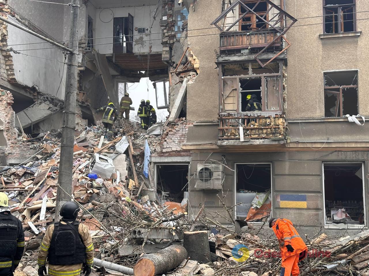 Нічна атака РФ на Одесу: свідчення очевидців та фото наслідків