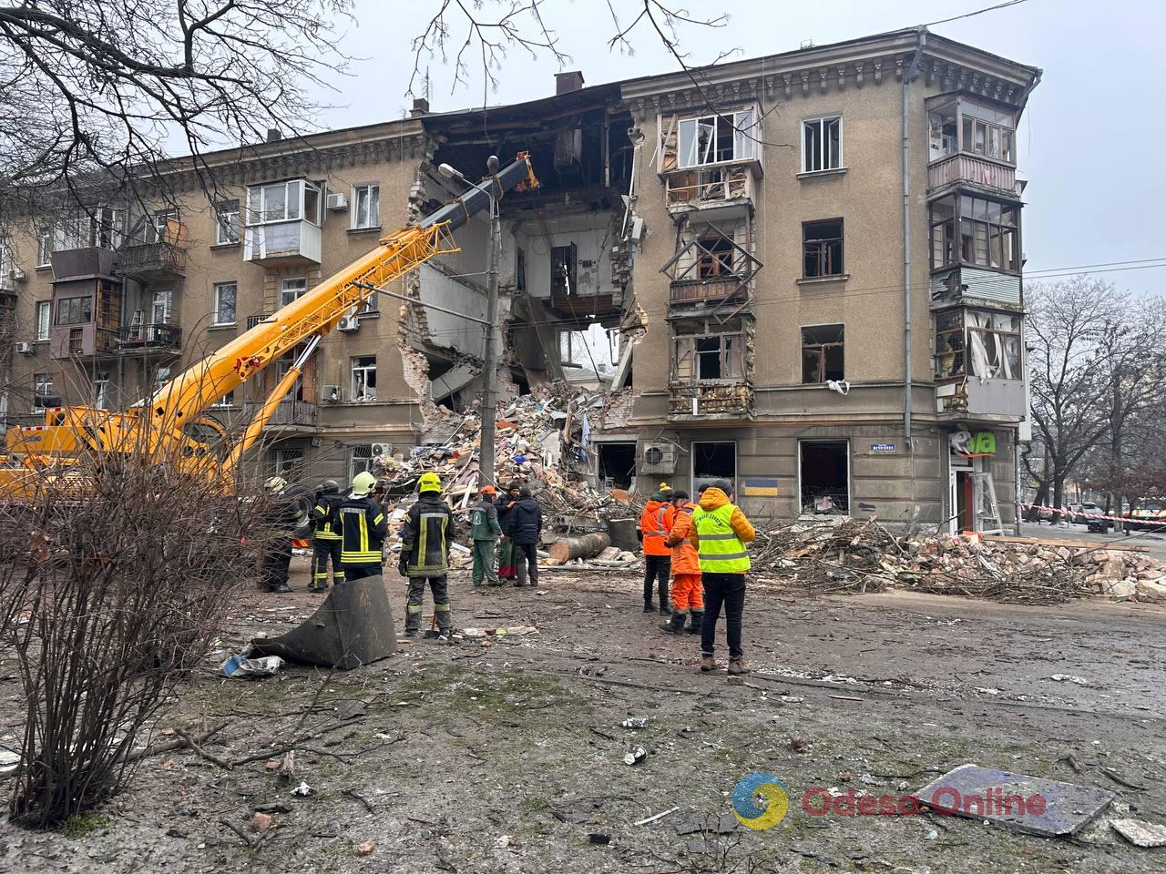 Нічна атака РФ на Одесу: свідчення очевидців та фото наслідків