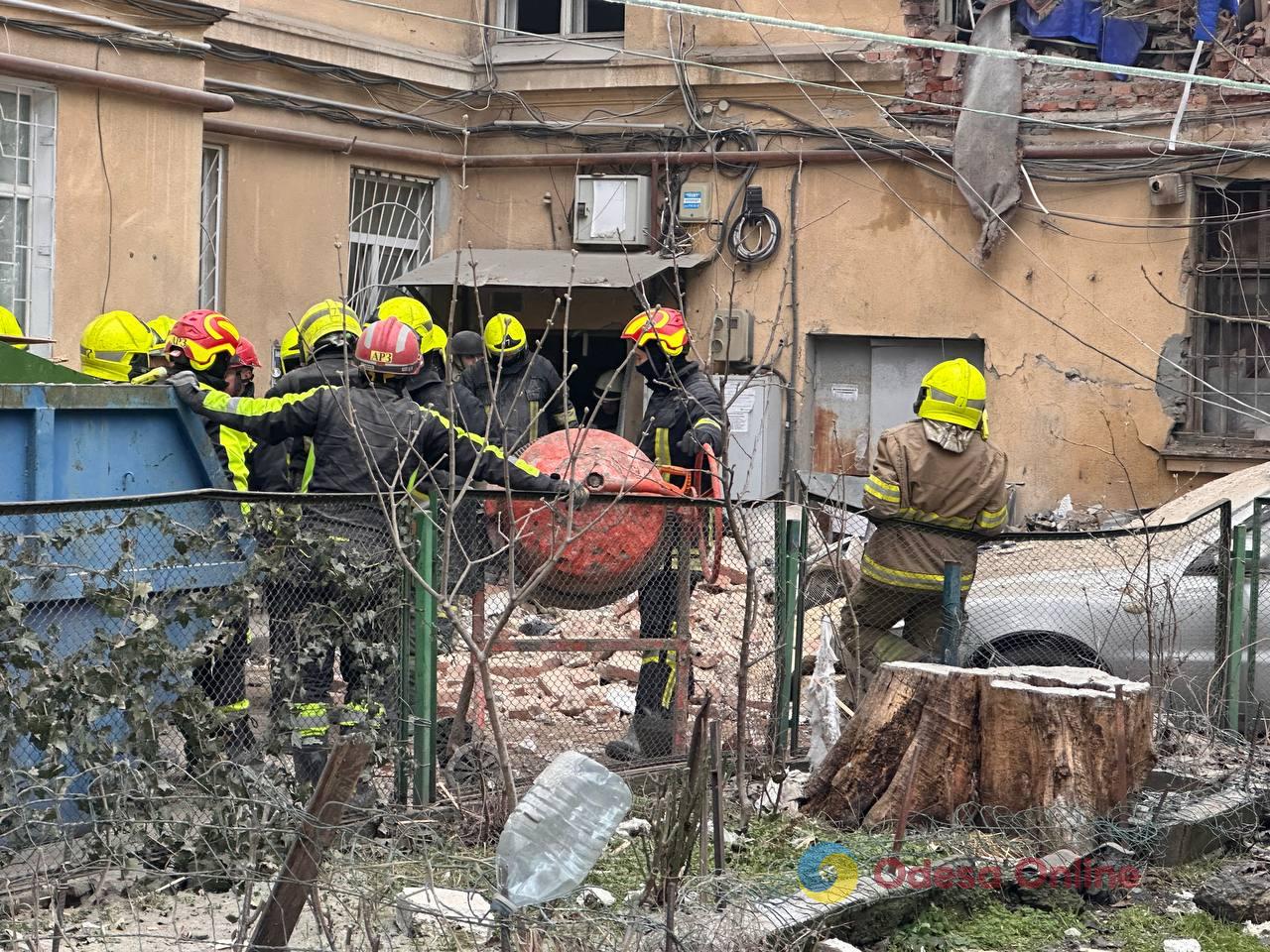 Нічна атака РФ на Одесу: свідчення очевидців та фото наслідків