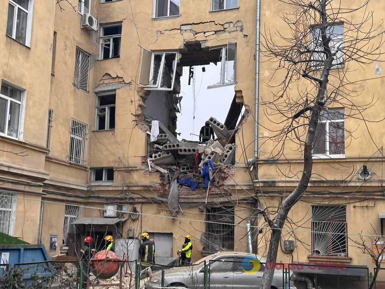 Нічна атака РФ на Одесу: свідчення очевидців та фото наслідків