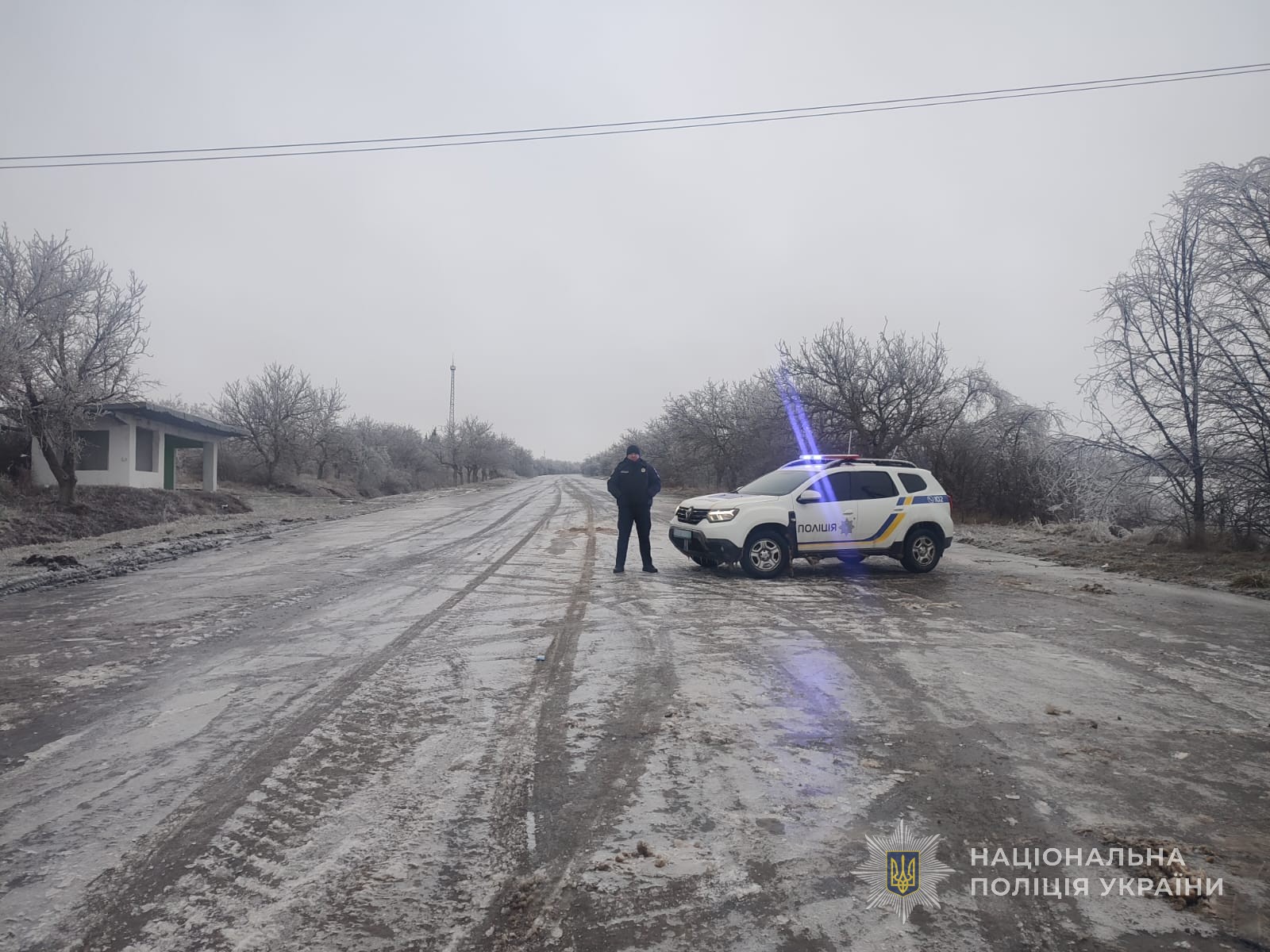 У Подільському районі через ожеледицю сім авто не подолали підйом і заблокували рух