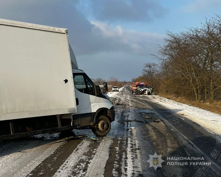 Водитель легковушки погиб при столкновении с грузовиком в Одесской области