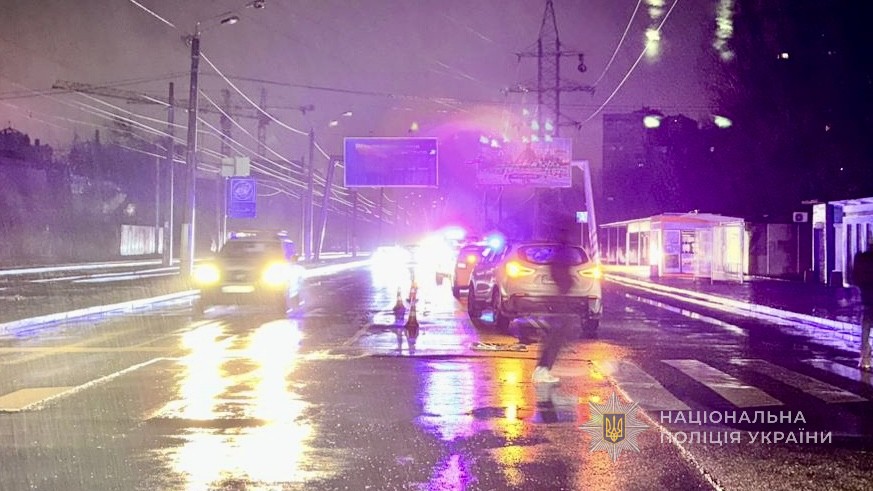 В Одесі на нерегульованому пішохідному переході на Таїрова легковик на смерть збив жінку