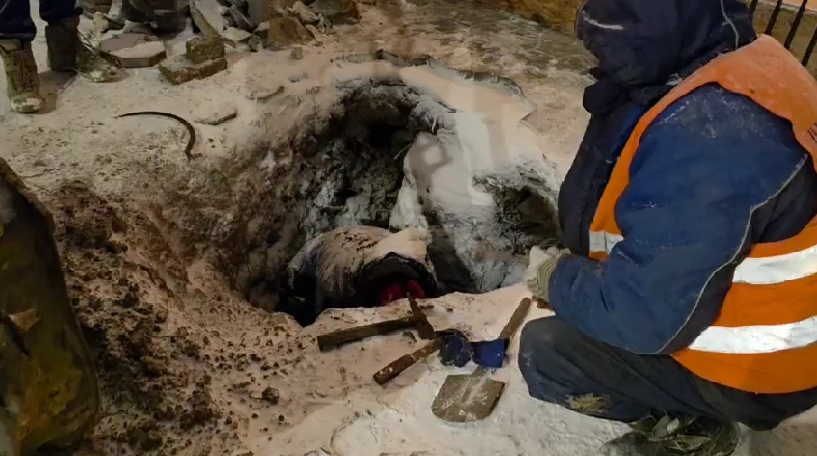 Бригады «Инфоксводоканала» работают в экстремальных условиях, чтобы вернуть воду одесситам