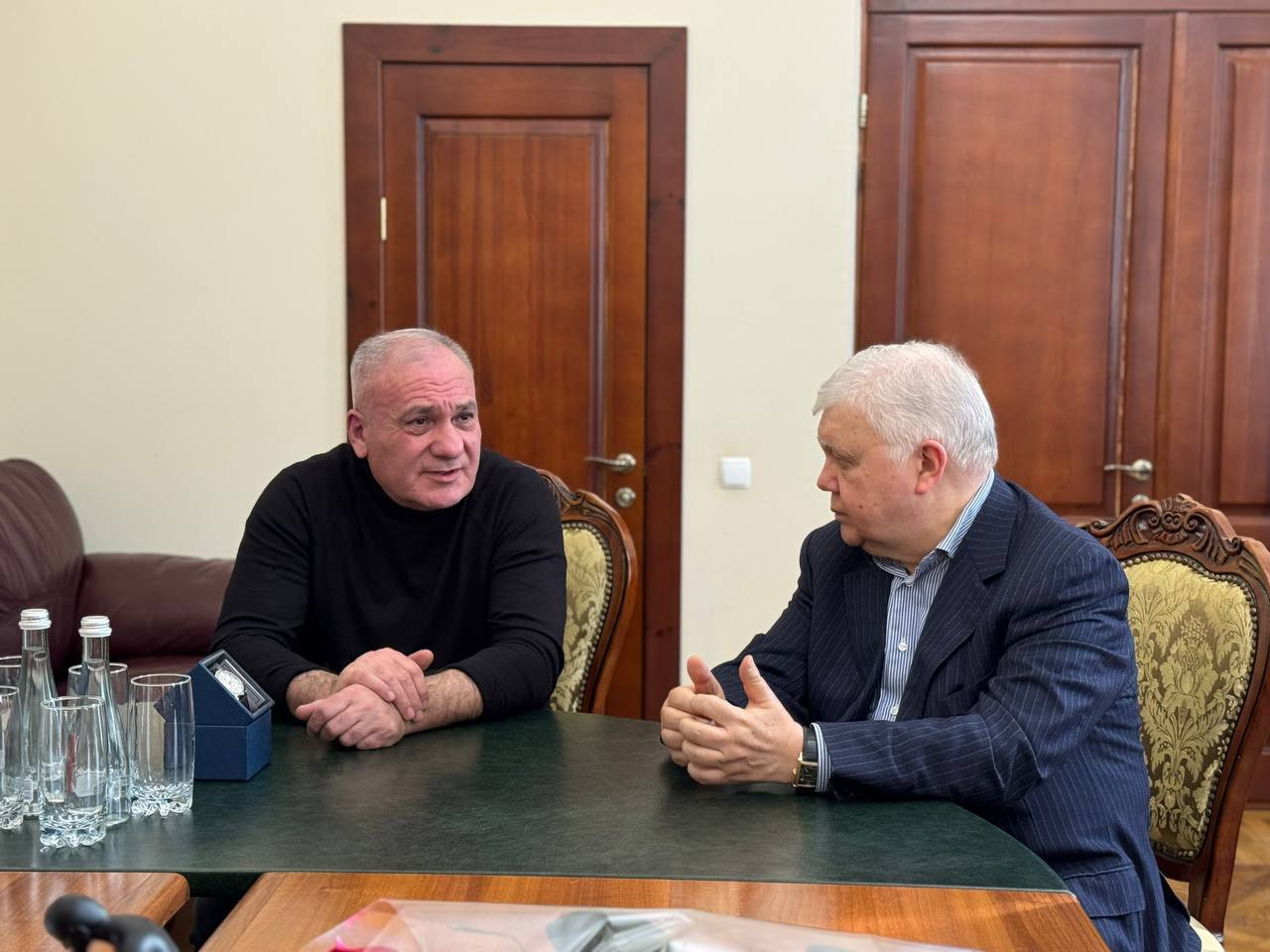 В Одессе наградили художника Овика Зограбяна