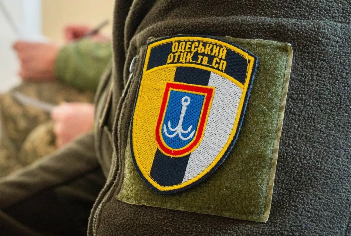 В Одессе мужчина с ножом ранил сотрудника ТЦК