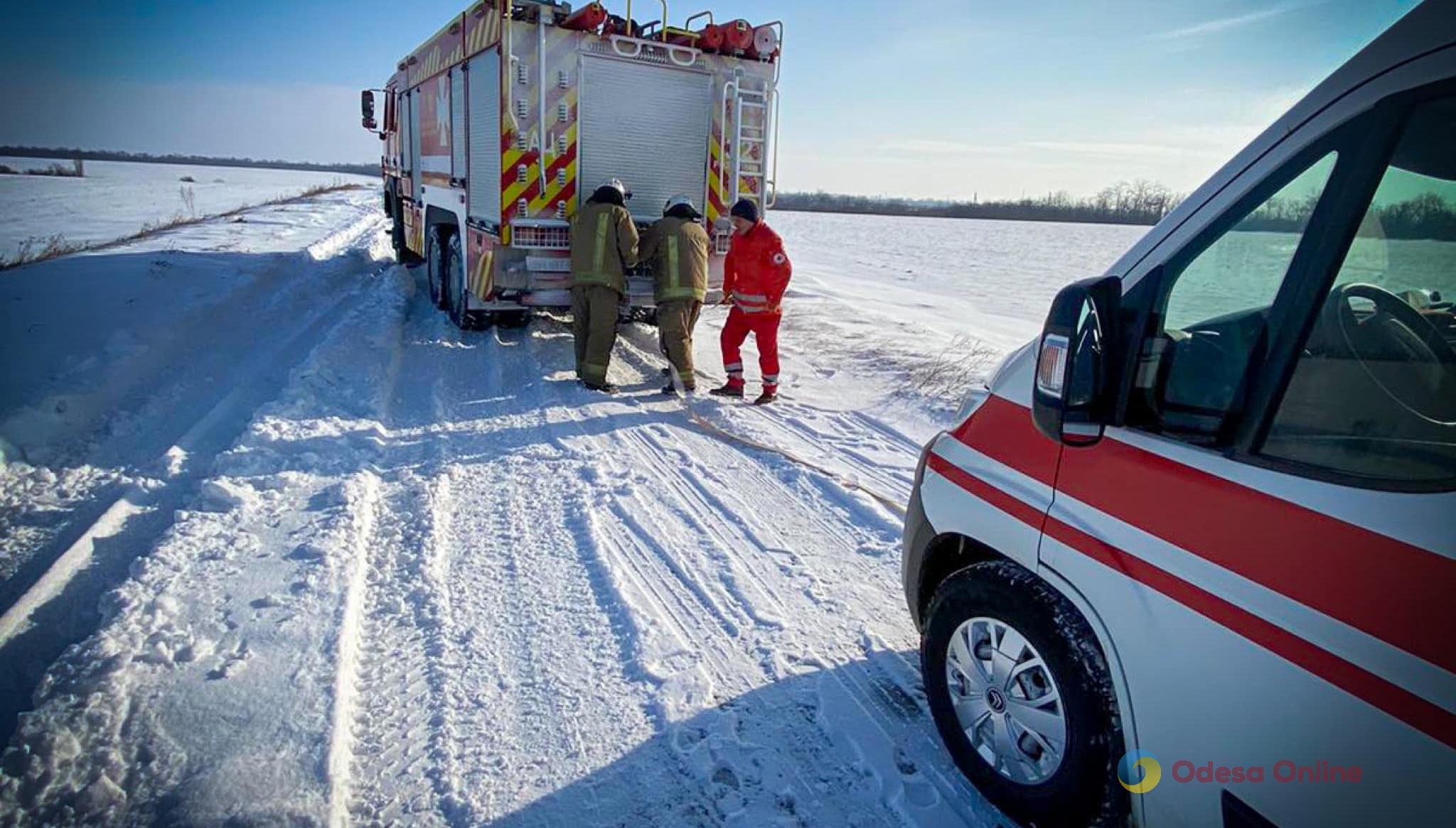 В Одесской области спасатели за сутки вызволили 12 автомобилей, среди которых — две «скорые»