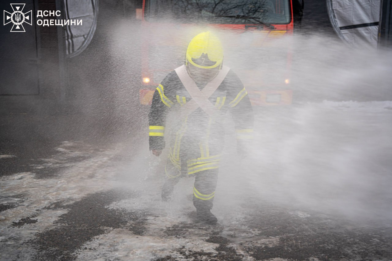 В Одессе с почестями провели на пенсию спасателя (фото, видео)