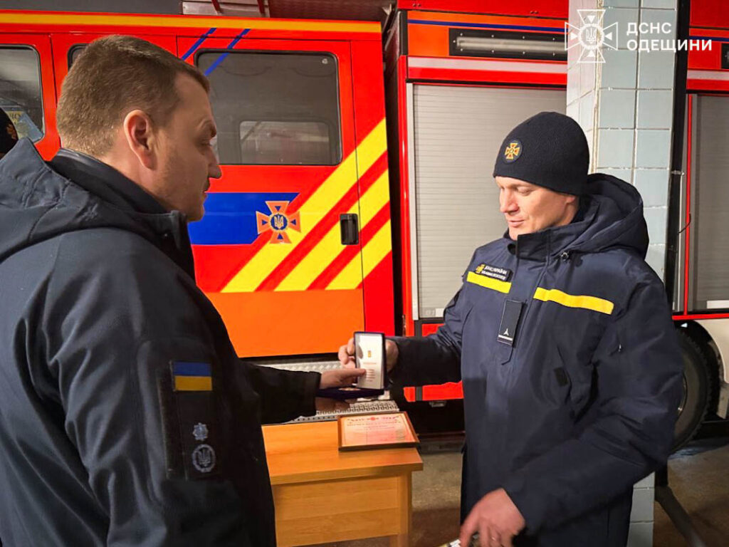Вогнеборці Одещини отримали нагороди за працю в умовах воєнного стану