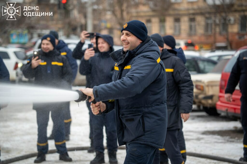В Одессе с почестями провели на пенсию спасателя (фото, видео)