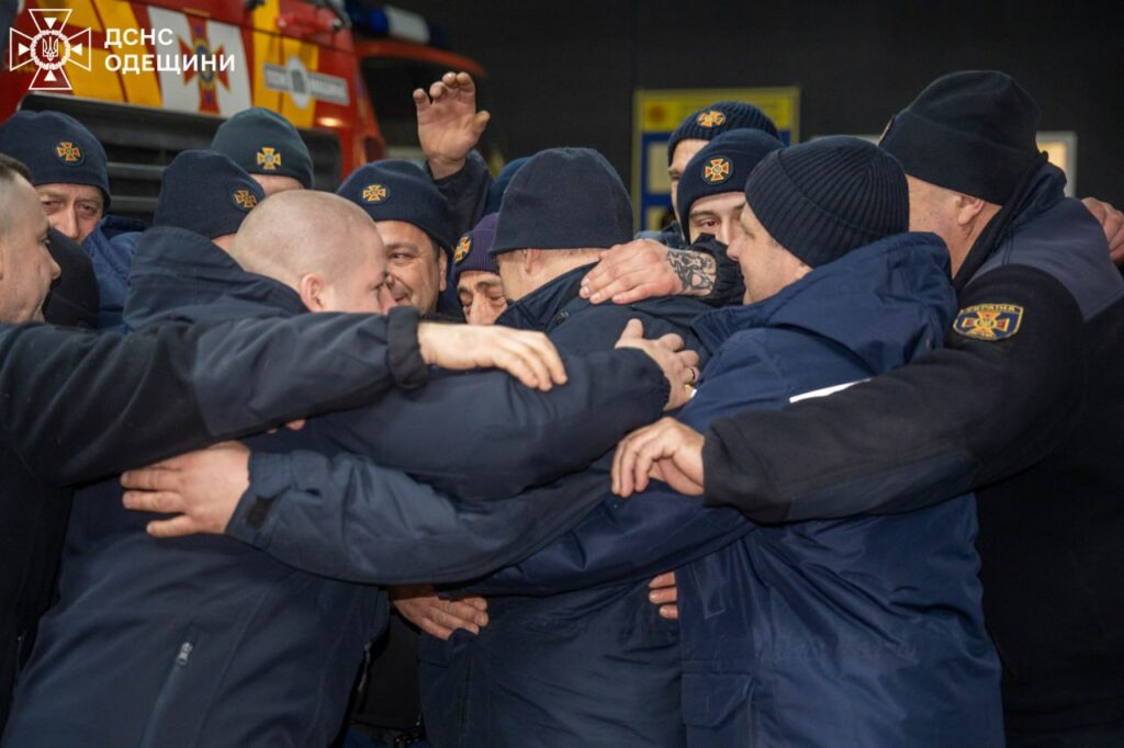 В Одессе с почестями провели на пенсию спасателя (фото, видео)