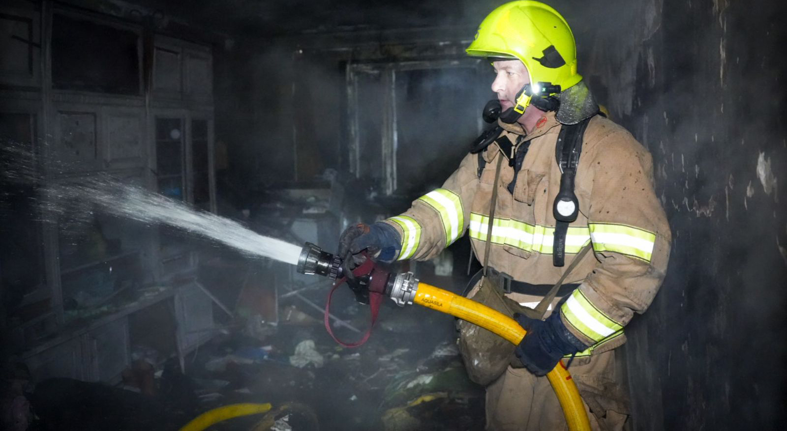 Спасатели ликвидировали пожар в многоэтажке в Пересыпском районе Спасатели ликвидировали пожар в многоэтажке в Пересыпском районе