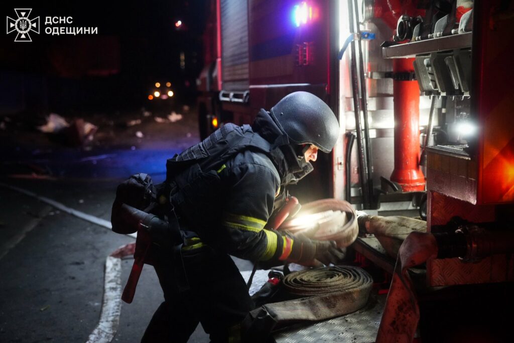 Нічна атака на Одещину: одна людина загинула, ще шестеро отримали поранення Нічна атака на Одещину: одна людина загинула, ще шестеро отримали поранення