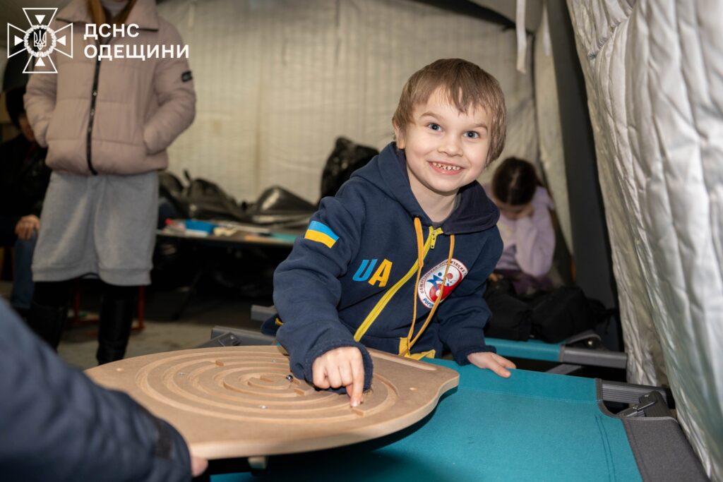 Психологи ДСНС допомагають одеситам долати стрес під час блекаутів