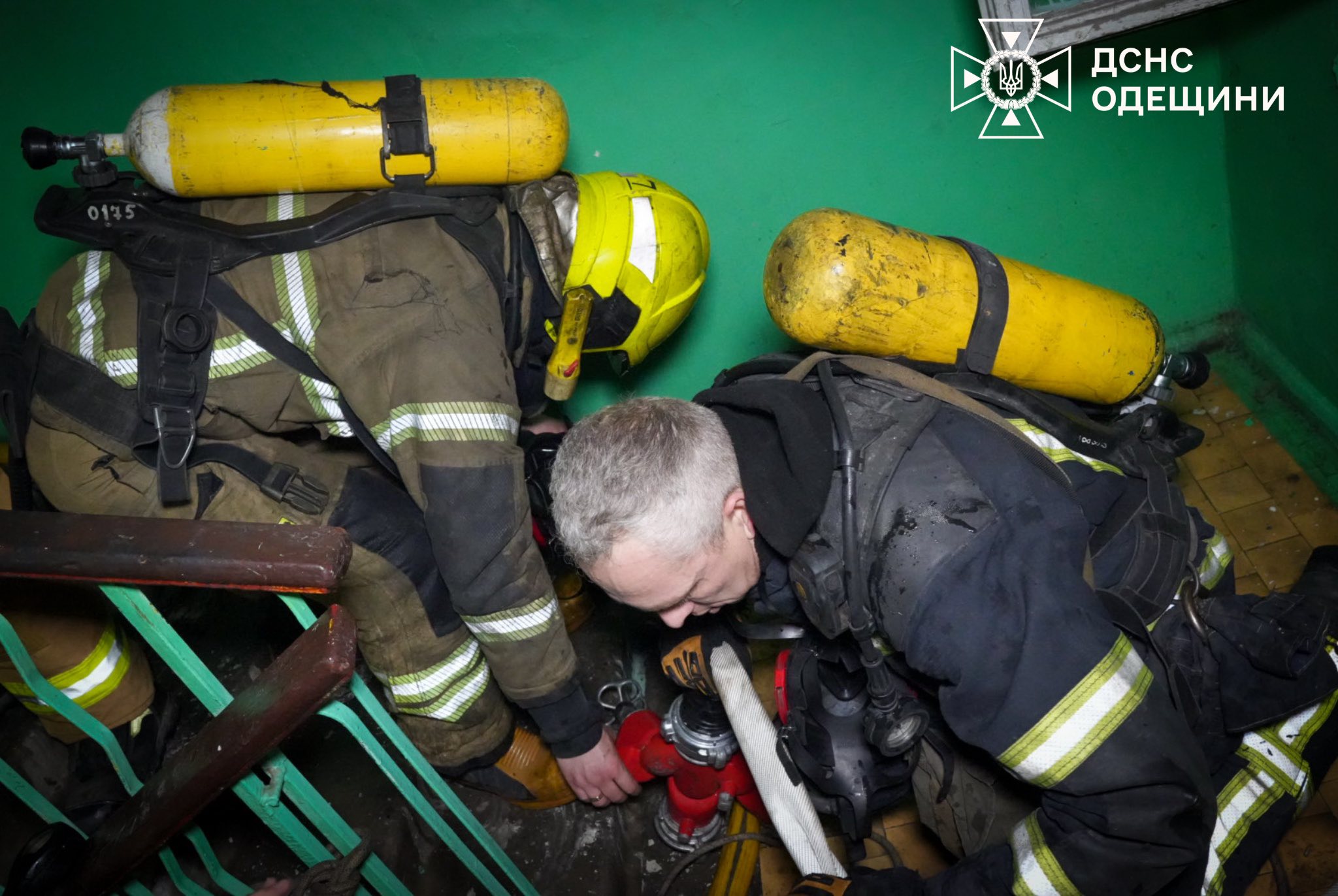 Одесса: в пятиэтажке на Черемушках ночью тушили пожар (фото, видео)