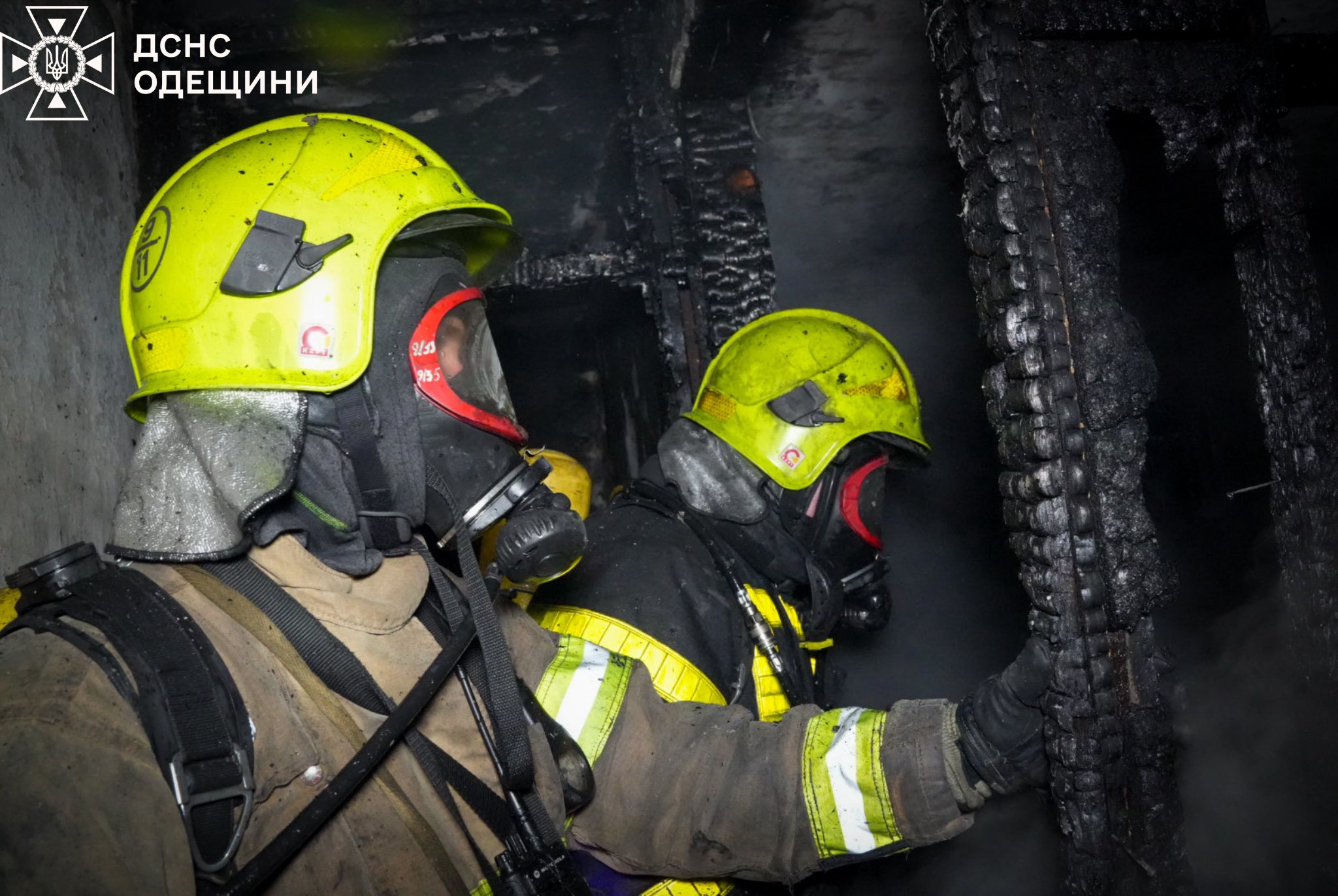 Одесса: в пятиэтажке на Черемушках ночью тушили пожар (фото, видео)