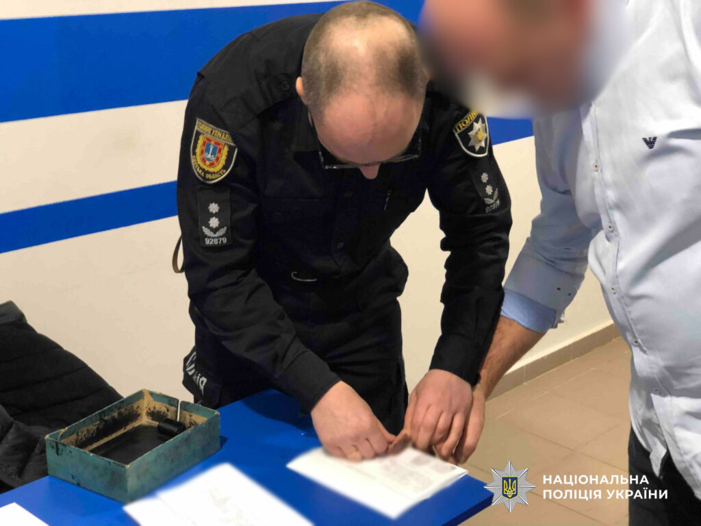 Військовому чиновнику повідомили про підозру: понад два млн гривень збитків під час закупівлі дров