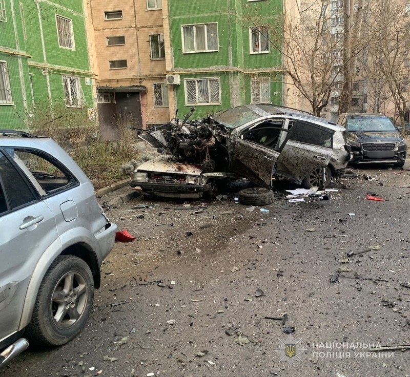 Взрыв автомобиля в спальном районе Одессы: пострадал мужчина